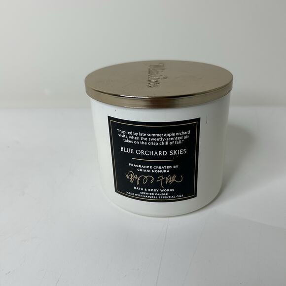 Bath & Body Works White Barn BLUE ORCHARD SKIES 3 Wick 14.5 Oz Scented Candle - Picture 1 of 4